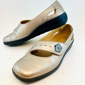 Hotter Concept Metallic Champagne Satin Bliss Mary Jane Flats, size 6.5 37.5